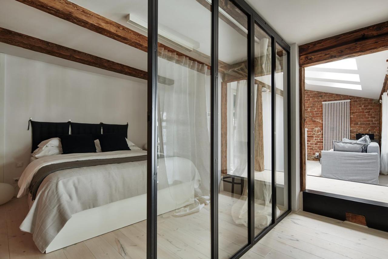 Apartamento Old New - Prime Location On Main Square Cracovia Exterior foto