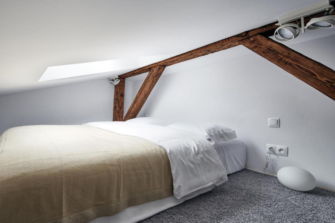 Apartamento Old New - Prime Location On Main Square Cracovia Exterior foto