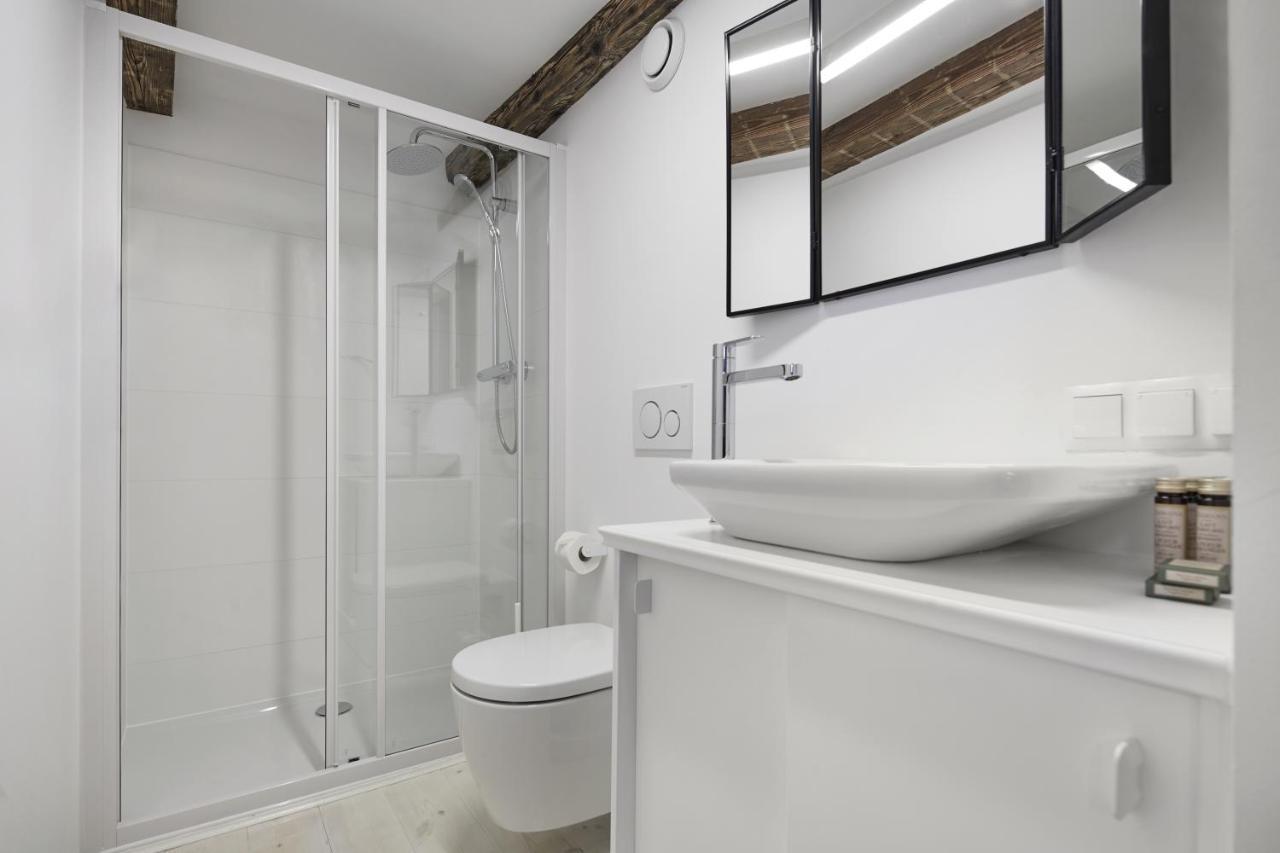 Apartamento Old New - Prime Location On Main Square Cracovia Exterior foto